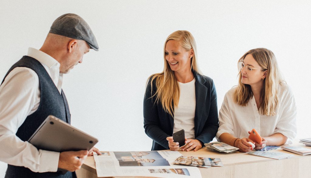 Content Syndication. Content Syndication.